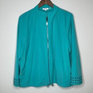 Chico’s Zenergy UPF Embroidered Eyelet  Zip Front Lightweight  Womens 2.5 Large